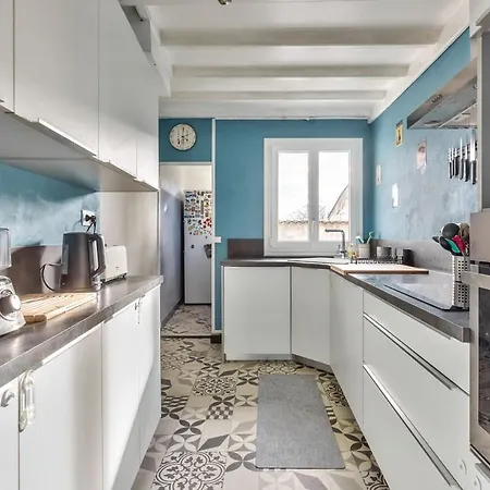 Holiday home Maison Familiale Au Coeur Du Vignoble De St Emilion Montagne (Gironde)